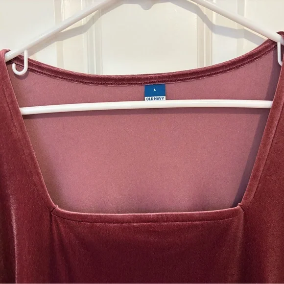 Elegant Velvet Bodysuit in Rich Burgundy - Picture 6 of 6